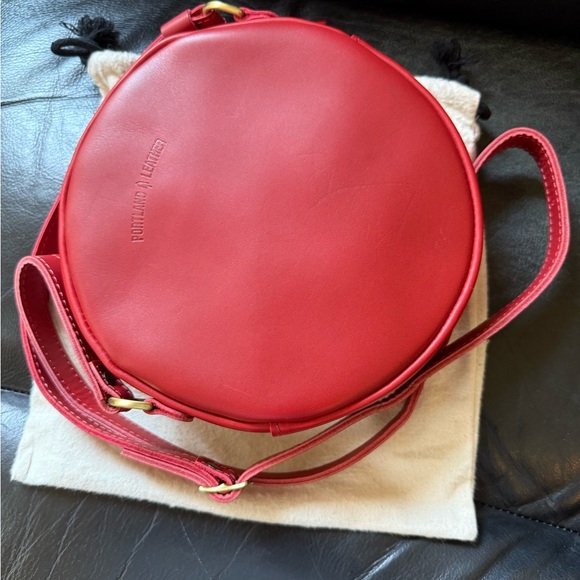Portland Leather Red Floral Crossbody Bag- Limited Edition - Picture 2 of 3